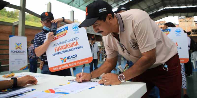 Firmatón de convenios solidarios por cerca de $4.150 millones para 83 JAC de Fusagasugá