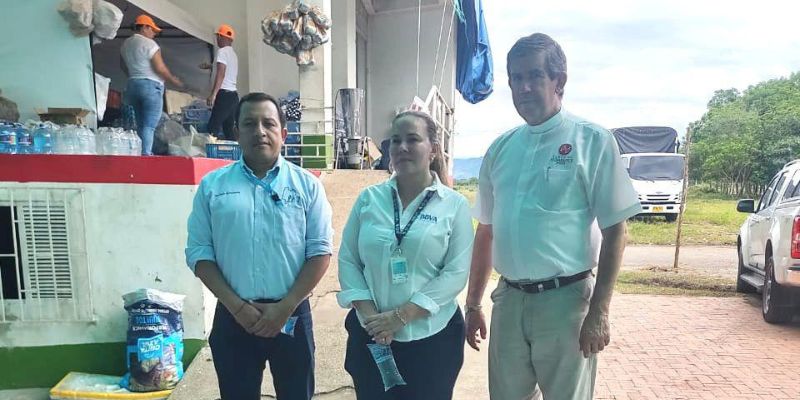 La Secretaría de Hacienda entrega ayudas humanitarias en Paratebueno y Medina tras reciente sismo

