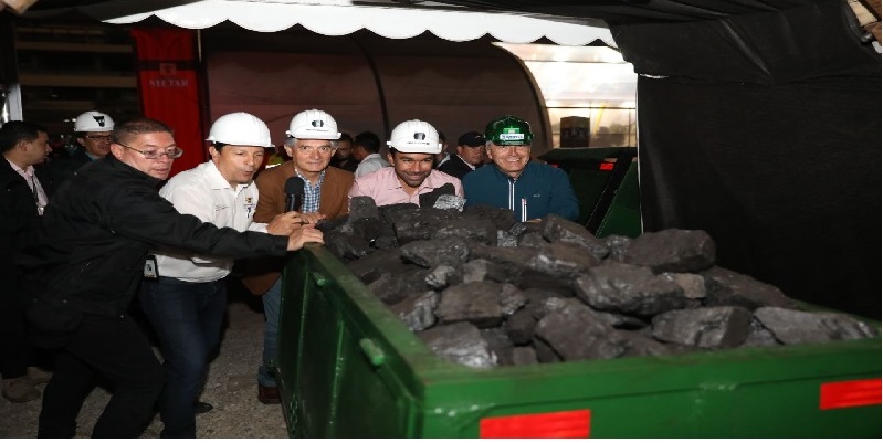 ¡Que vivan la minería y el carbón!










































