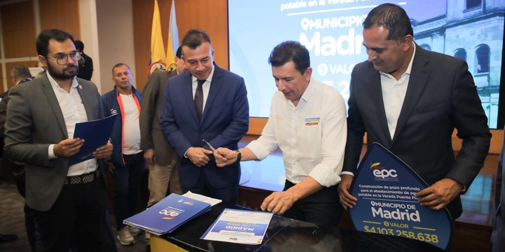 Firmados convenios por más de $51 mil millones en proyectos de agua potable y saneamiento básico en 33 municipios

