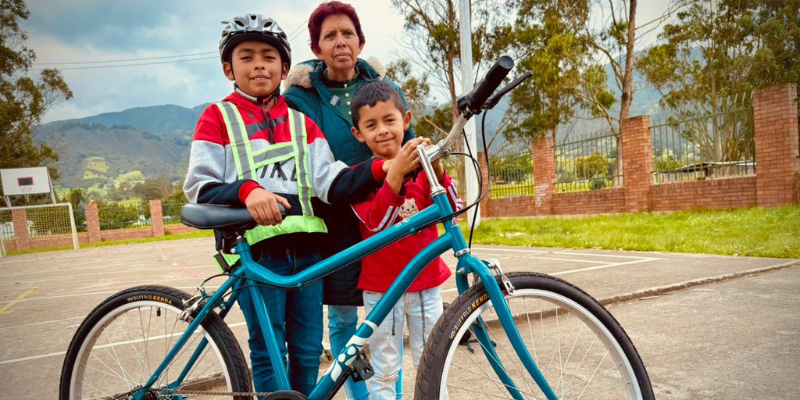 Cundinamarca entrega más de 2.200 bicicletas en 27 municipios con el programa CundiEscarabajos al Cole