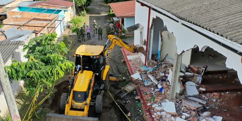 A un mes del sismo en Paratebueno y Medina, avanzan acciones de mantenimiento vial y demolición de viviendas afectadas
