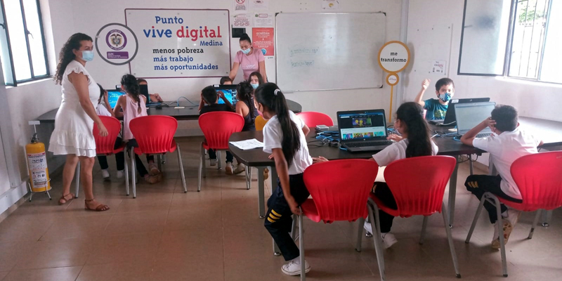Autopista digital garantiza la conectividad de instituciones educativas y comunidad en Medina y Paratebueno
