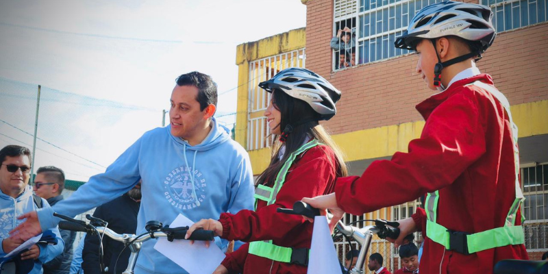Cundinamarca entrega más de 2.200 bicicletas en 27 municipios con el programa CundiEscarabajos al Cole