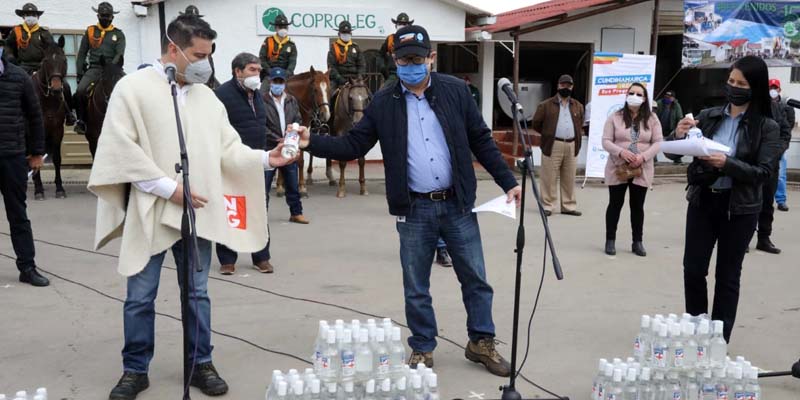 Alcohol y gel antibacterial para los pequeños productores de Cundinamarca