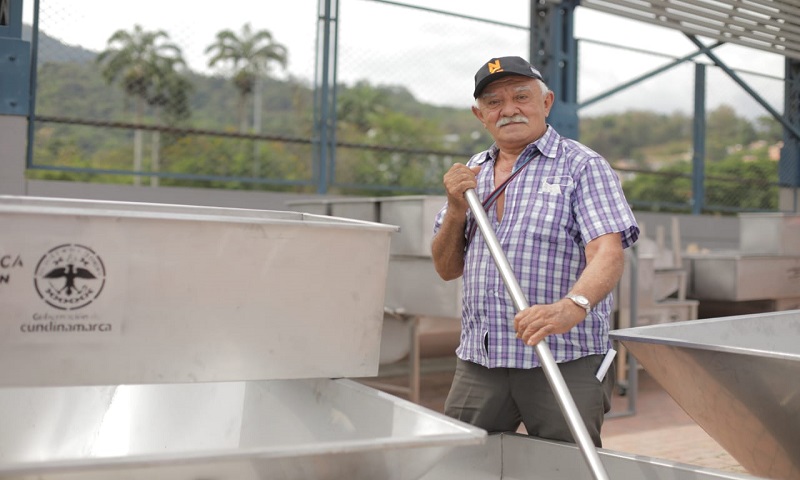 Gobernación entrega maquinaria al sector panelero por valor de $4.345 millones