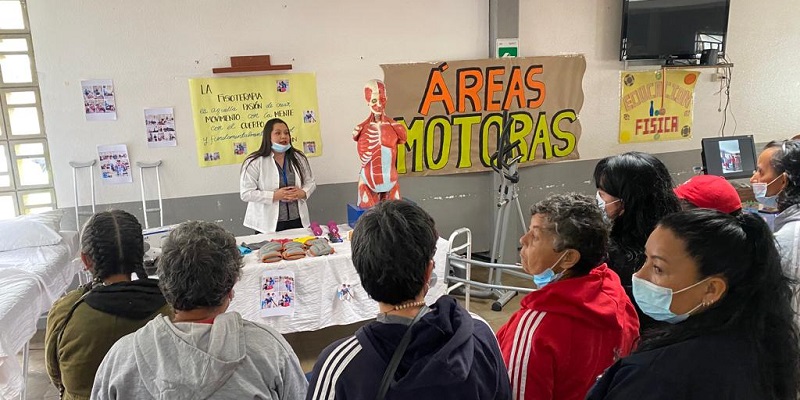 Se cumplió feria de servicios del Centro Femenino Especial