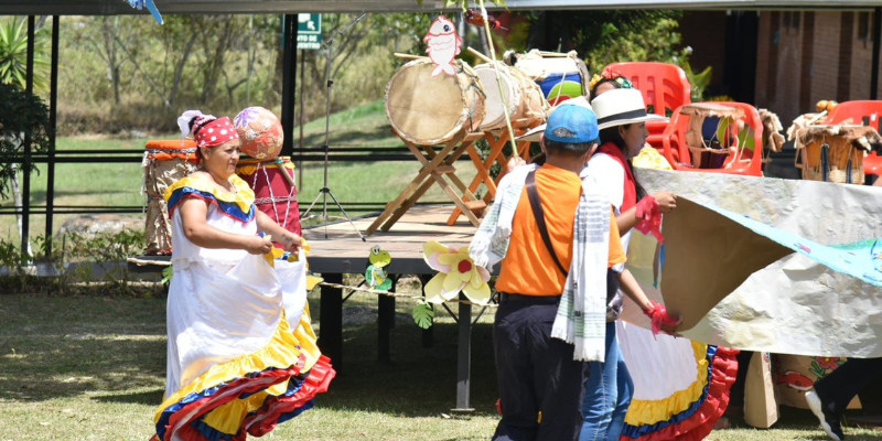 Usuarios de la Beneficencia celebran 156 años con muestras culturales y gastronómicas