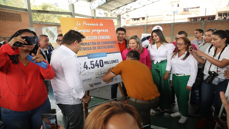 La gira ‘Cosechando ando’ llegó al Sumapaz, con entregas y convenios por $5.900 millones