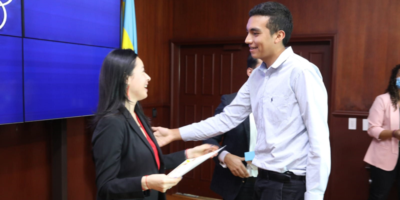 Cundinamarca reconoce a sus mejores bachilleres

