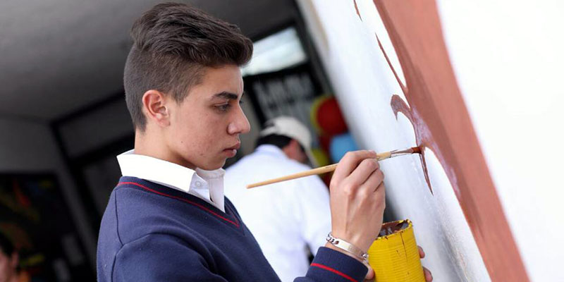 Pintando de colores mi escuela

