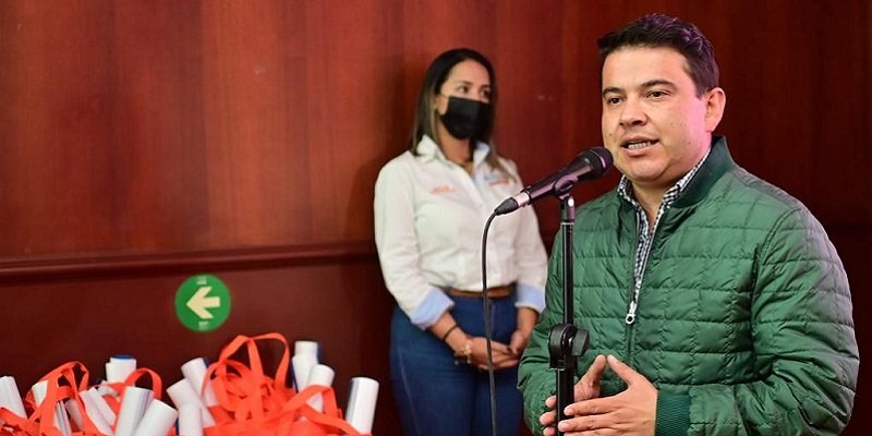 Extranjeros realizan juramento para nacionalidad colombiana

