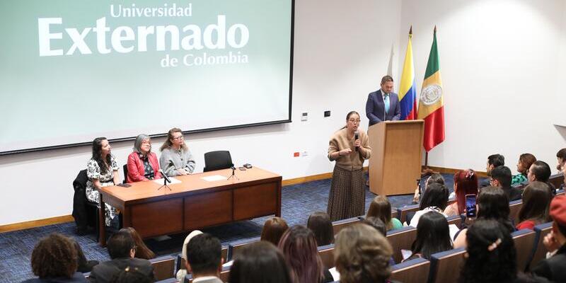 Tras cursar diplomados, se certifica a periodistas regionales y operadores turísticos en la Universidad Externado 