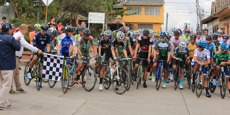 Álvaro Gómez nuevo líder de la Vuelta a Cundinamarca




















