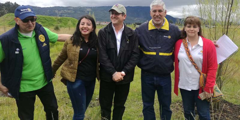 Ciento sesenta millones de pesos para siembra de árboles en la cuenca del río Bogotá































































