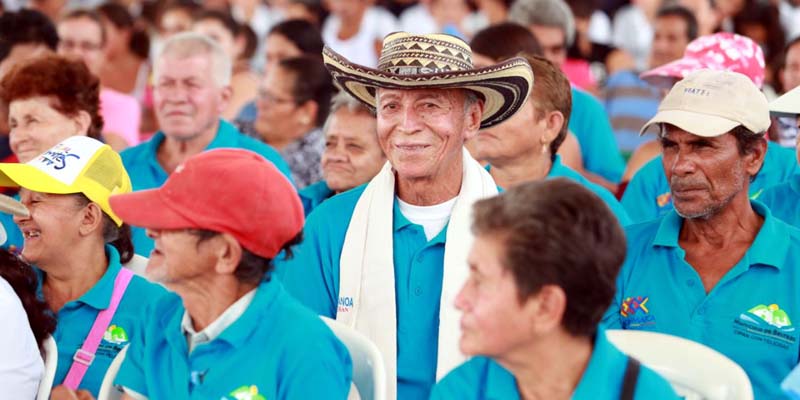 Trescientos ochenta familias en Beltrán y Guataquí cumplirán su sueño de tener casa propia















































