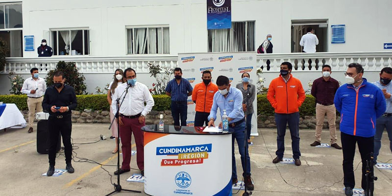 Gobernación de Cundinamarca entrega dotación hospitalaria en Cáqueza