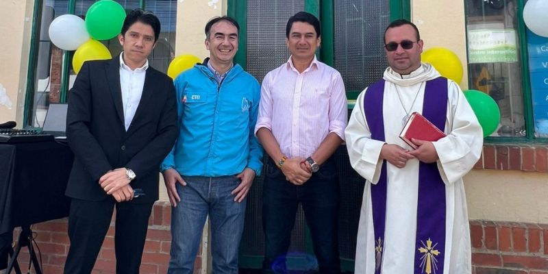 Centro Interactivo de Albán recibe 15 equipos de última tecnología y se consolida como nodo de inclusión digital

