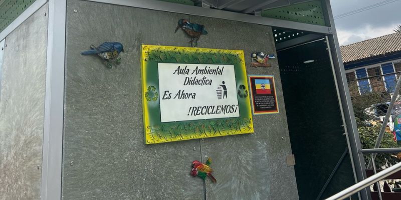 Gobernación de Cundinamarca inaugura en Facatativá primera aula en madera plástica
