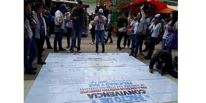 Más de 500 personas participaron en estrategia de cultura ciudadana





















































