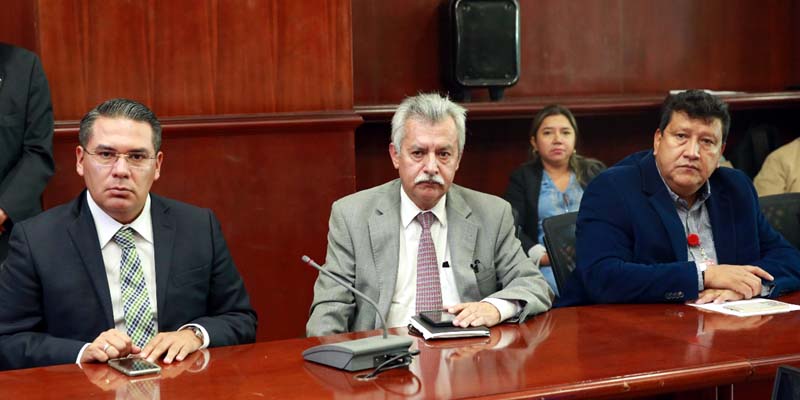 Cerca de $14.000 millones para mejoramiento de vivienda en treinta y siete municipios 














































