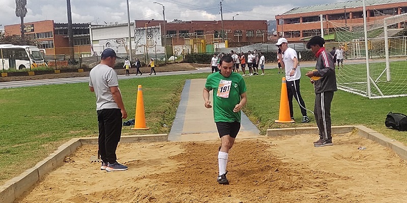 Usuarios del Centro Masculino Especial La Colonia, a un salto de las Olimpiadas Nacionales