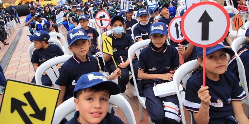 Dos mil niños y niñas se graduaron como ‘Patrulleritos Escolares’ por Cundinamarca



