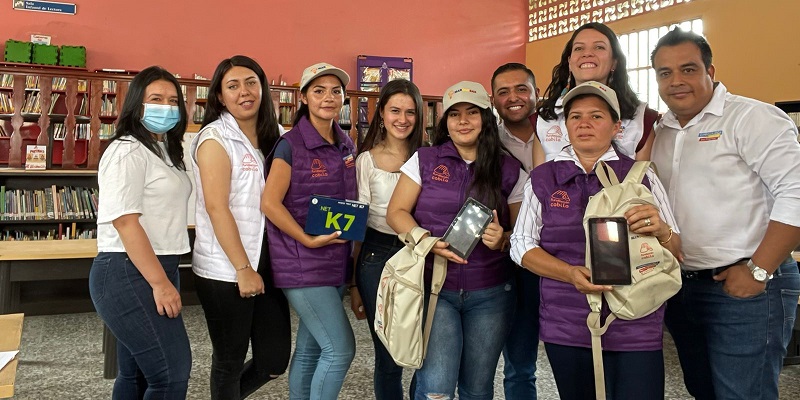 Gobierno cundinamarqués entrega tabletas a Marquesas para investigación sobre violencia de género

