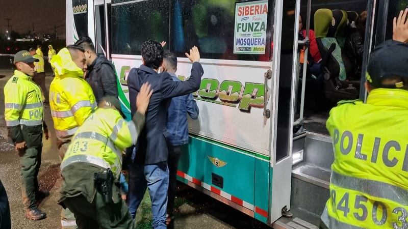 Cundinamarca adelanta operativo en transporte público para seguridad de los pasajeros

