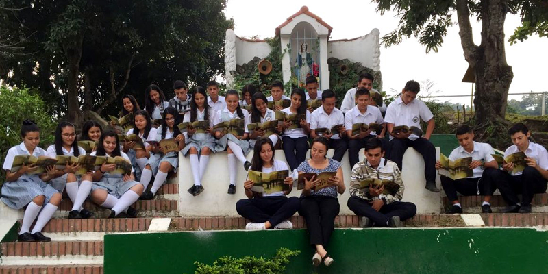 Una docente de Villeta, ganadora de Las Maratones de Lectura de Mineducación y Mincultura