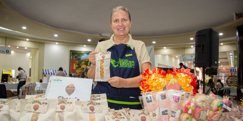 Emprendimientos verdes protagonizan la quinta muestra comercial en la Gobernación


