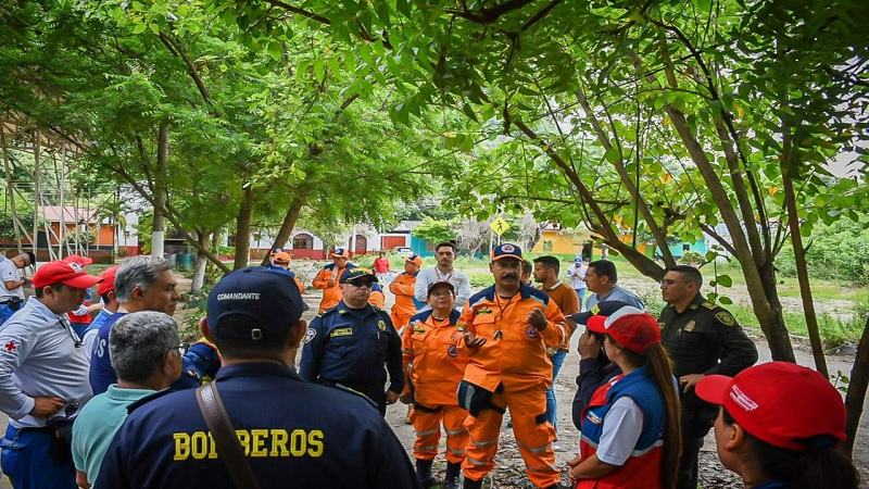 Protocolos de emergencia por alerta naranja en el volcán Nevado del Ruiz