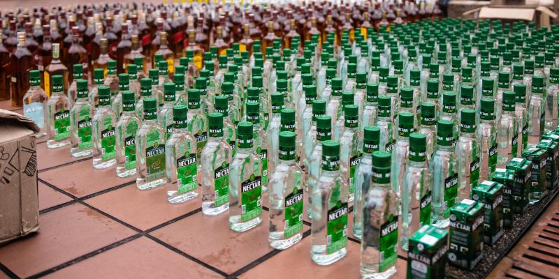 Cundinamarca incauta más de 14.600 unidades de licor ilegal en 2025 y detecta nueva modalidad de contrabando