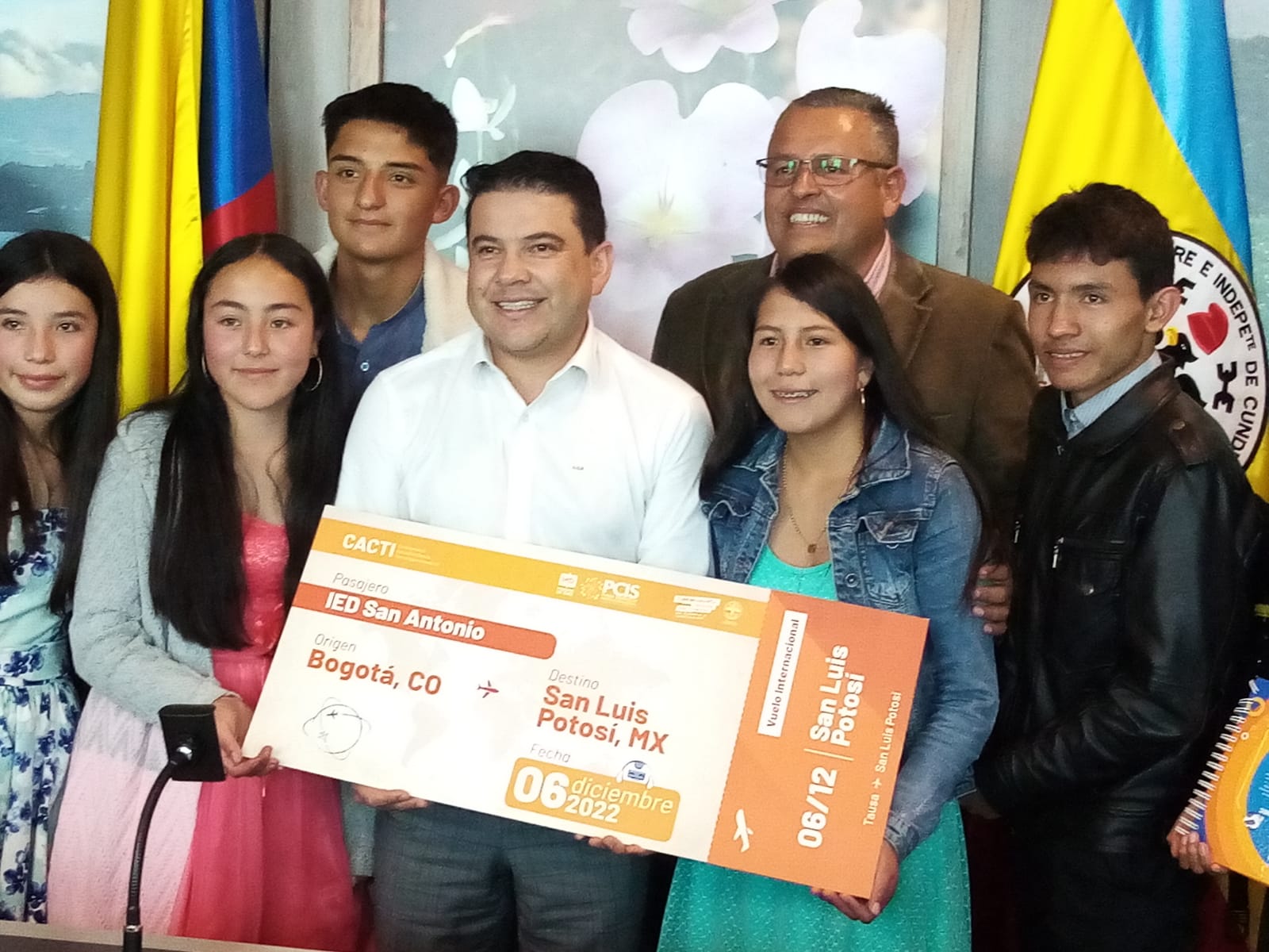 Medalla de plata a estudiantes cundinamarqueses que participaron en ExpoCiencias México