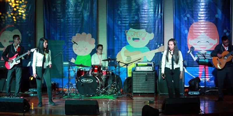 Talento desbordante en el encuentro departamental Song Fest 'Sing and Shine'

















































