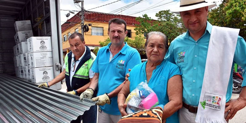 Apoyo a familias damnificadas de La Palma y Viotá





















