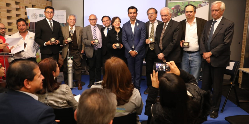 Reconocidos científicos colombianos participan en foro sobre nuevas tecnologías 





