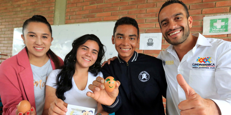 Aprendices rurales del Sena en Pacho, nuevos Embajadores de la Felicidad




