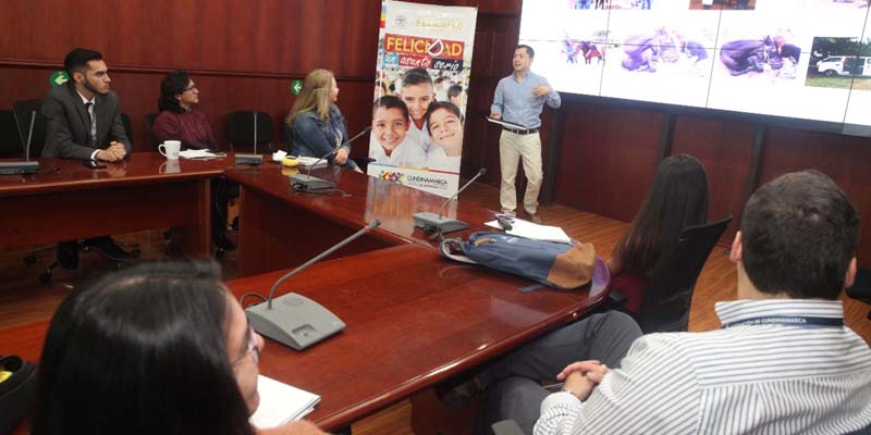 Nuevas estrategias para alcanzar el bienestar de los habitantes del departamento

















































