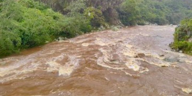 Gobernador Jorge Rey lidera atención a emergencia por creciente del Magdalena que afectó a más de 100 familias