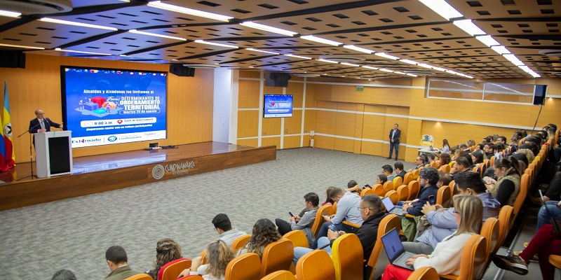 Gobernación y Universidad Externado analizan determinantes de ordenamiento territorial en Cundinamarca