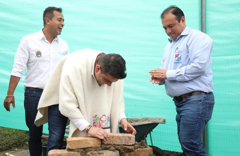 Grandes inversiones en vías y sector salud de Guachetá






