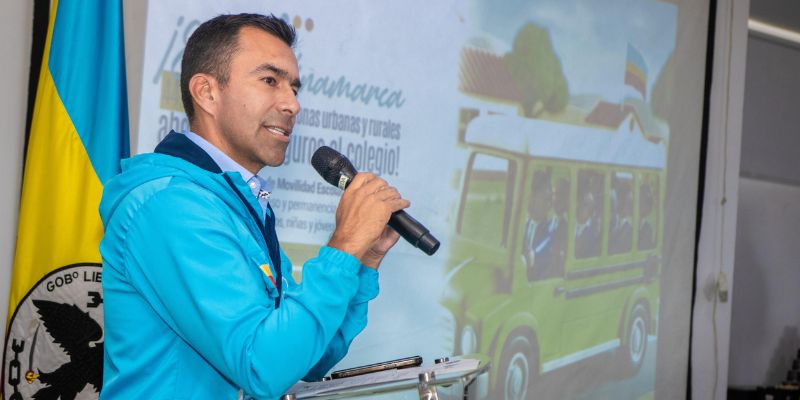 Gobernador Jorge Rey garantiza transporte escolar para más de 44.000 estudiantes