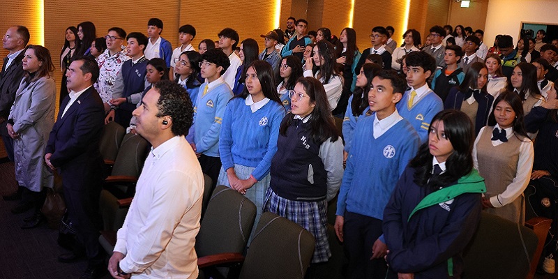 Más de 120 jóvenes de Sabana Occidente ahora son ‘Embajadores Regio’ 