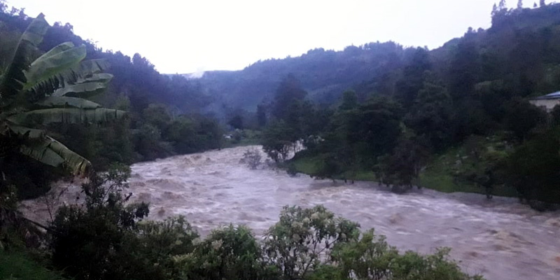 Fuertes lluvias afectaron a familias en Cogua, San Bernardo y Tibacuy



























