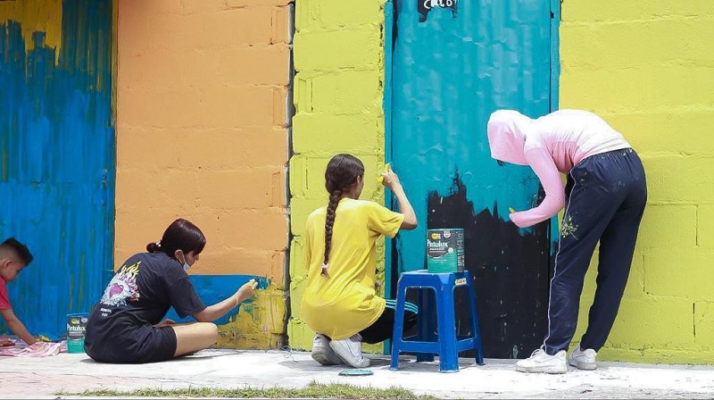 Puerto Bogotá un Pueblo Dorado que llena sus fachadas de color y arte para recibir a los turistas