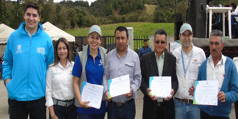 Productores lecheros  de Guatavita se capacitan para mejorar la calidad de sus productos



















































































