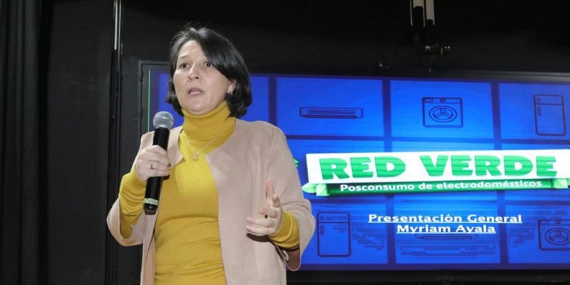 Funcionarios de la Gobernación recolectaron más de media tonelada de residuos sólidos durante la semana del reciclaje








