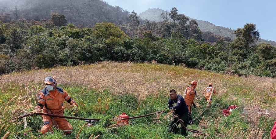 Gracias a la unión de todas las fuerzas fue controlado al 100% el incendio en Soacha 

