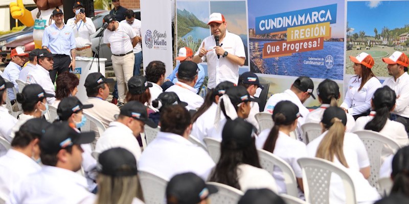 Gobernación firma convenio por $9.762 millones para reforzar el hospital de La Mesa